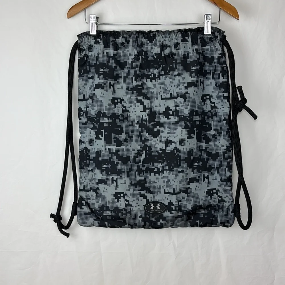 OVERSIZED Under Armour Drawstring Bag 16